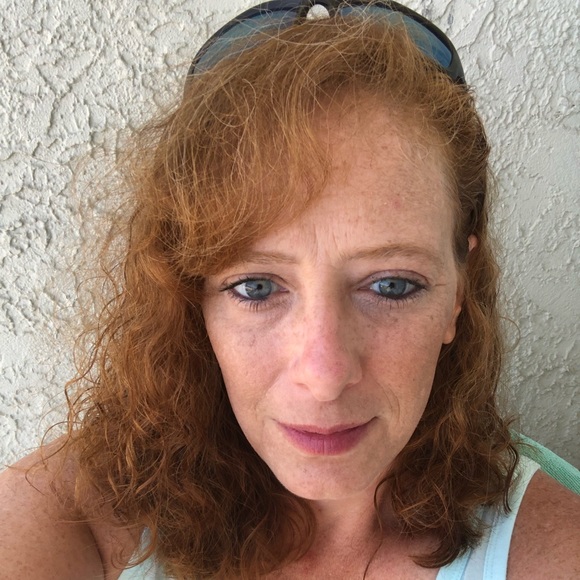 Meet your Posher, Debbie - Picture 1 of 1